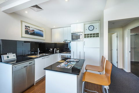 A 406 FANTASTIC OCEAN BEACH And MARINA VIEW APT - MANDURAH - Accommodation Sunshine Coast 19