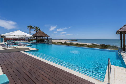 A 406 FANTASTIC OCEAN BEACH And MARINA VIEW APT - MANDURAH - Accommodation Sunshine Coast 1