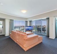 A 406 FANTASTIC OCEAN BEACH and MARINA VIEW APT AT SEASHELLS RESORT - Accommodation Sunshine Coast