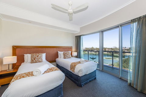 A 406 FANTASTIC OCEAN BEACH And MARINA VIEW APT - MANDURAH - Accommodation Sunshine Coast 17