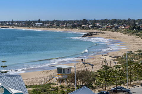 A 406 FANTASTIC OCEAN BEACH And MARINA VIEW APT - MANDURAH - Accommodation Sunshine Coast 5