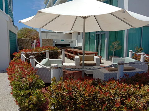 A 406 FANTASTIC OCEAN BEACH And MARINA VIEW APT - MANDURAH - Accommodation Sunshine Coast 8