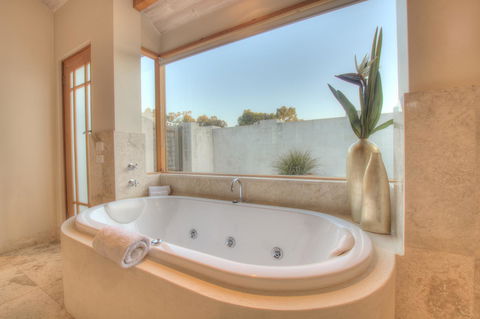 Moana Spa Villas - Prime Yallingup Location - Accommodation Sunshine Coast 6