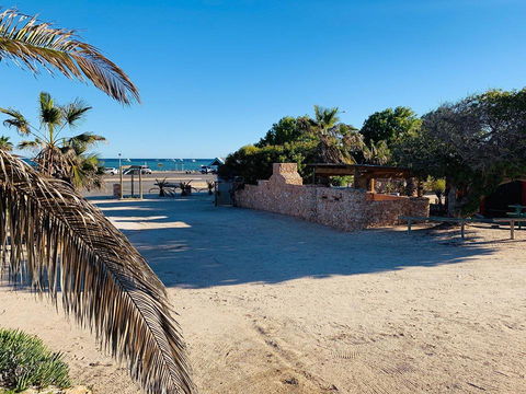 Shark Bay Cottages - Accommodation Sunshine Coast 11