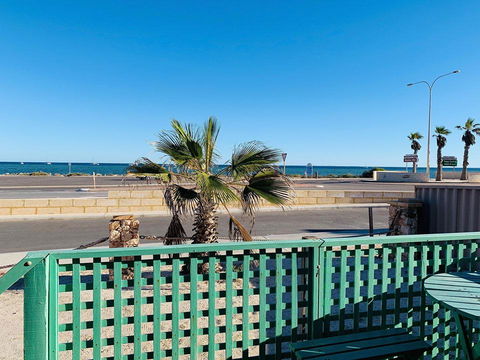 Shark Bay Cottages - Accommodation Sunshine Coast 14