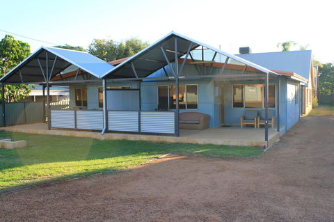 Kestrel Chalets - Accommodation Sunshine Coast 14