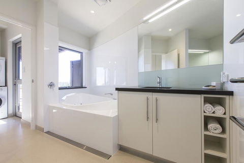 Aquatic Visions - Accommodation Sunshine Coast 19