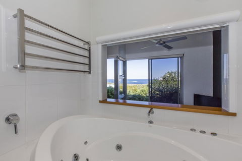 Aquatic Visions - Accommodation Sunshine Coast 5
