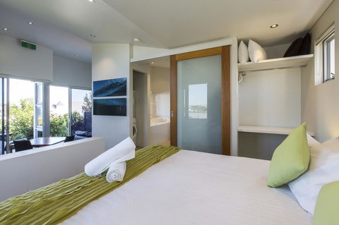 Aquatic Visions - Accommodation Sunshine Coast 2