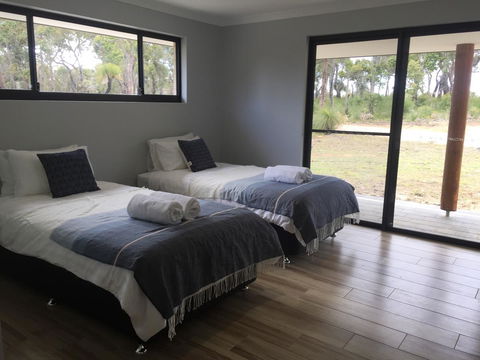 Eagle Bay House - Accommodation Sunshine Coast 1