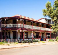 Beadon Bay Hotel - Accommodation Sunshine Coast