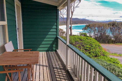 BINALONG BEACH COTTAGE Beachfront At Bay Of Fires Next To Restaurant - Accommodation Sunshine Coast 14
