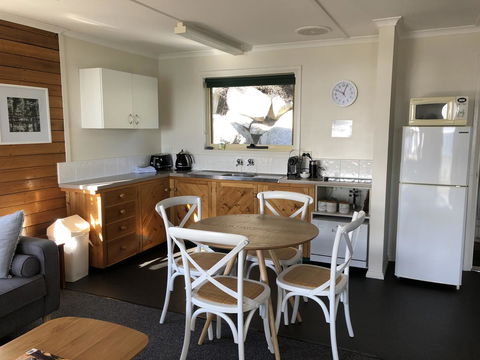 BINALONG BEACH COTTAGE Beachfront At Bay Of Fires Next To Restaurant - Accommodation Sunshine Coast 18