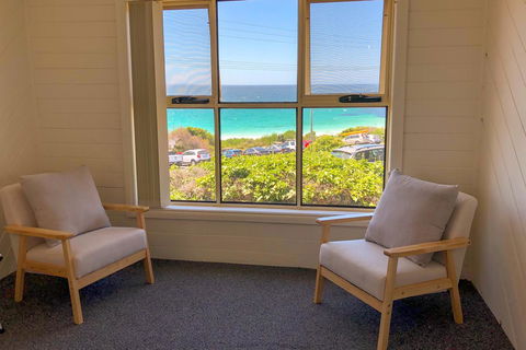 BINALONG BEACH COTTAGE Beachfront At Bay Of Fires Next To Restaurant - Accommodation Sunshine Coast 3