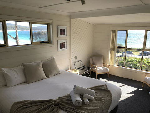 BINALONG BEACH COTTAGE Beachfront At Bay Of Fires Next To Restaurant - Accommodation Sunshine Coast 4