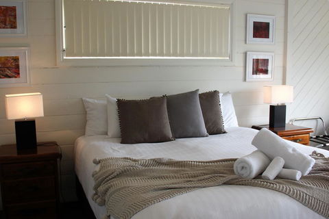 BINALONG BEACH COTTAGE Beachfront At Bay Of Fires Next To Restaurant - Accommodation Sunshine Coast 17