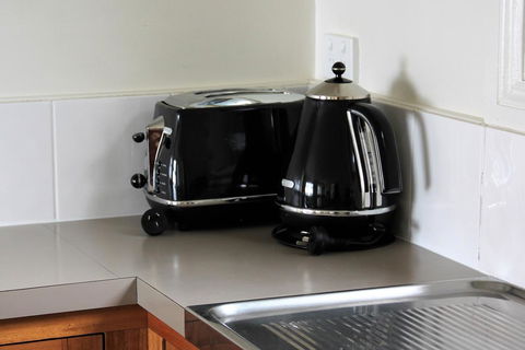 BINALONG BEACH COTTAGE Beachfront At Bay Of Fires Next To Restaurant - Accommodation Sunshine Coast 13