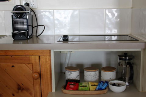 BINALONG BEACH COTTAGE Beachfront At Bay Of Fires Next To Restaurant - Accommodation Sunshine Coast 11