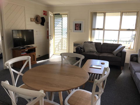 BINALONG BEACH COTTAGE Beachfront At Bay Of Fires Next To Restaurant - Accommodation Sunshine Coast 5