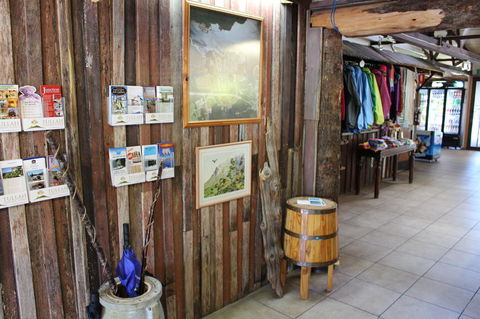 Tullah Lakeside Lodge - Accommodation Sunshine Coast 25
