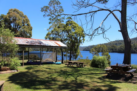 Tullah Lakeside Lodge - Accommodation Sunshine Coast 6