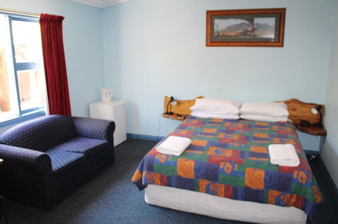 Tullah Lakeside Lodge - Accommodation Sunshine Coast 10