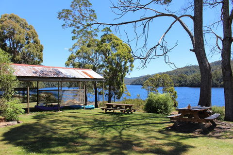 Tullah Lakeside Lodge - Accommodation Sunshine Coast 19