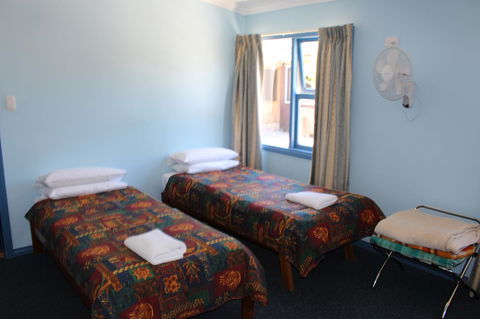 Tullah Lakeside Lodge - Accommodation Sunshine Coast 7