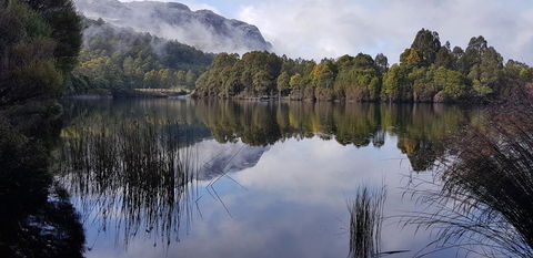 Tullah Lakeside Lodge - Accommodation Sunshine Coast 1