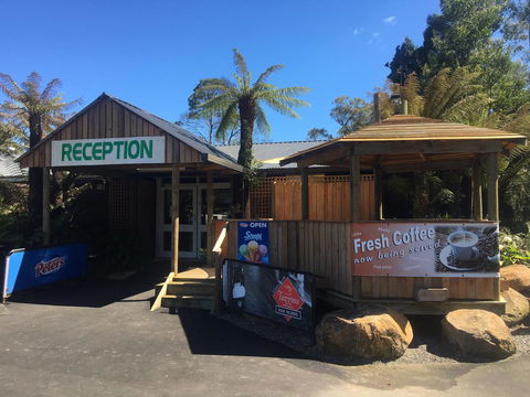 Tullah Lakeside Lodge - Accommodation Sunshine Coast 0
