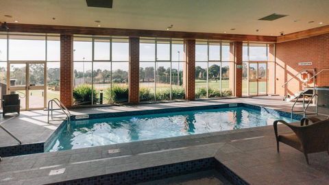 Country Club Tasmania - Accommodation Sunshine Coast 4