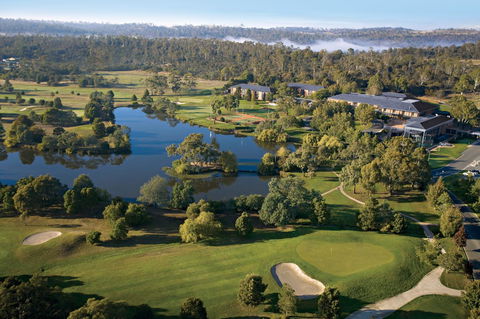 Country Club Tasmania - Accommodation Sunshine Coast 0