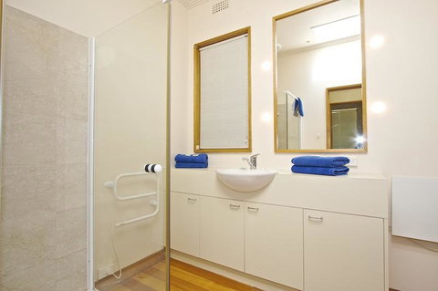 Riverfront Motel & Villas - Accommodation Sunshine Coast 2