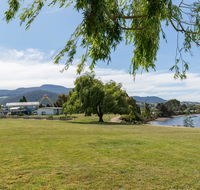 Riverfront Motel  Villas - Accommodation Sunshine Coast