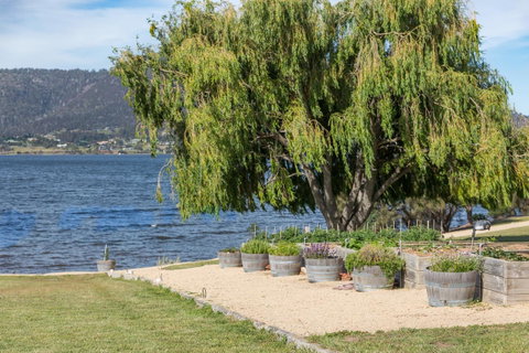 Riverfront Motel & Villas - Accommodation Sunshine Coast 23