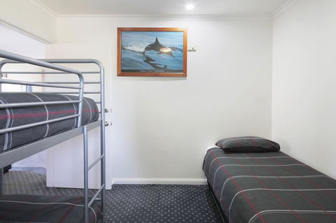 Georges Bay Apartments - Accommodation Sunshine Coast 33