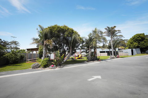 Georges Bay Apartments - Accommodation Sunshine Coast 43