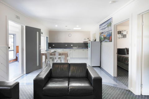 Georges Bay Apartments - Accommodation Sunshine Coast 34