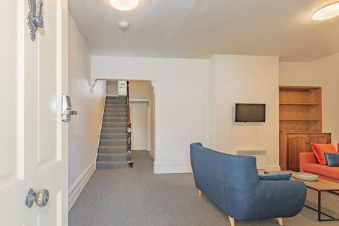 4 Bedroom House - Hobart CBD - Free Parking - Free WIFI - Accommodation Sunshine Coast 21