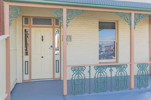 4 Bedroom House - Hobart CBD - Free Parking - Free WIFI - Accommodation Sunshine Coast 25