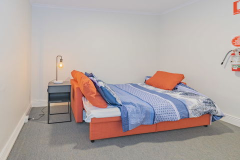 4 Bedroom House - Hobart CBD - Free Parking - Free WIFI - Accommodation Sunshine Coast 18