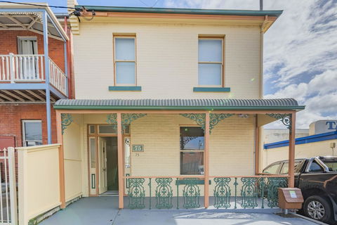 4 Bedroom House - Hobart CBD - Free Parking - Free WIFI - Accommodation Sunshine Coast 14