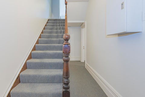 4 Bedroom House - Hobart CBD - Free Parking - Free WIFI - Accommodation Sunshine Coast 7