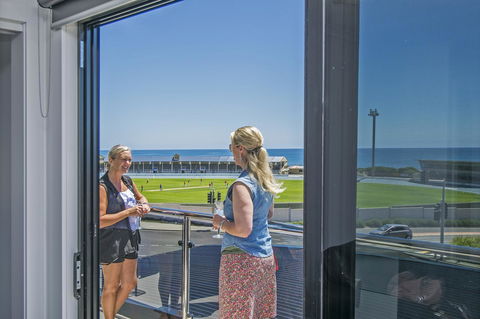 Burnie By The Bay Apartments - Accommodation Sunshine Coast 3