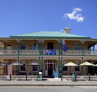 The Richmond Arms Hotel - Accommodation Sunshine Coast