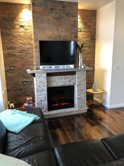 Apartment 5ive - Accommodation Sunshine Coast 2