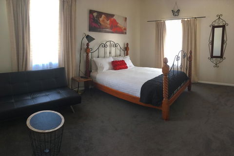Apartment 5ive - Accommodation Sunshine Coast 7