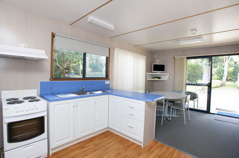 Seven Mile Beach Cabin And Caravan Park - Accommodation Sunshine Coast 8