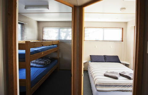 Seven Mile Beach Cabin And Caravan Park - Accommodation Sunshine Coast 14
