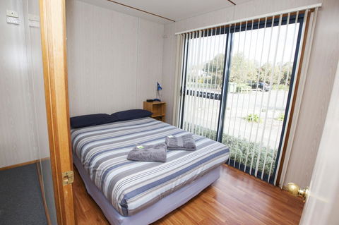 Seven Mile Beach Cabin And Caravan Park - Accommodation Sunshine Coast 7